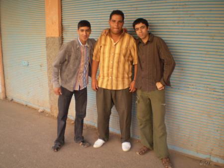 hada hwa khchan  o bratass l3z likom kamlin 